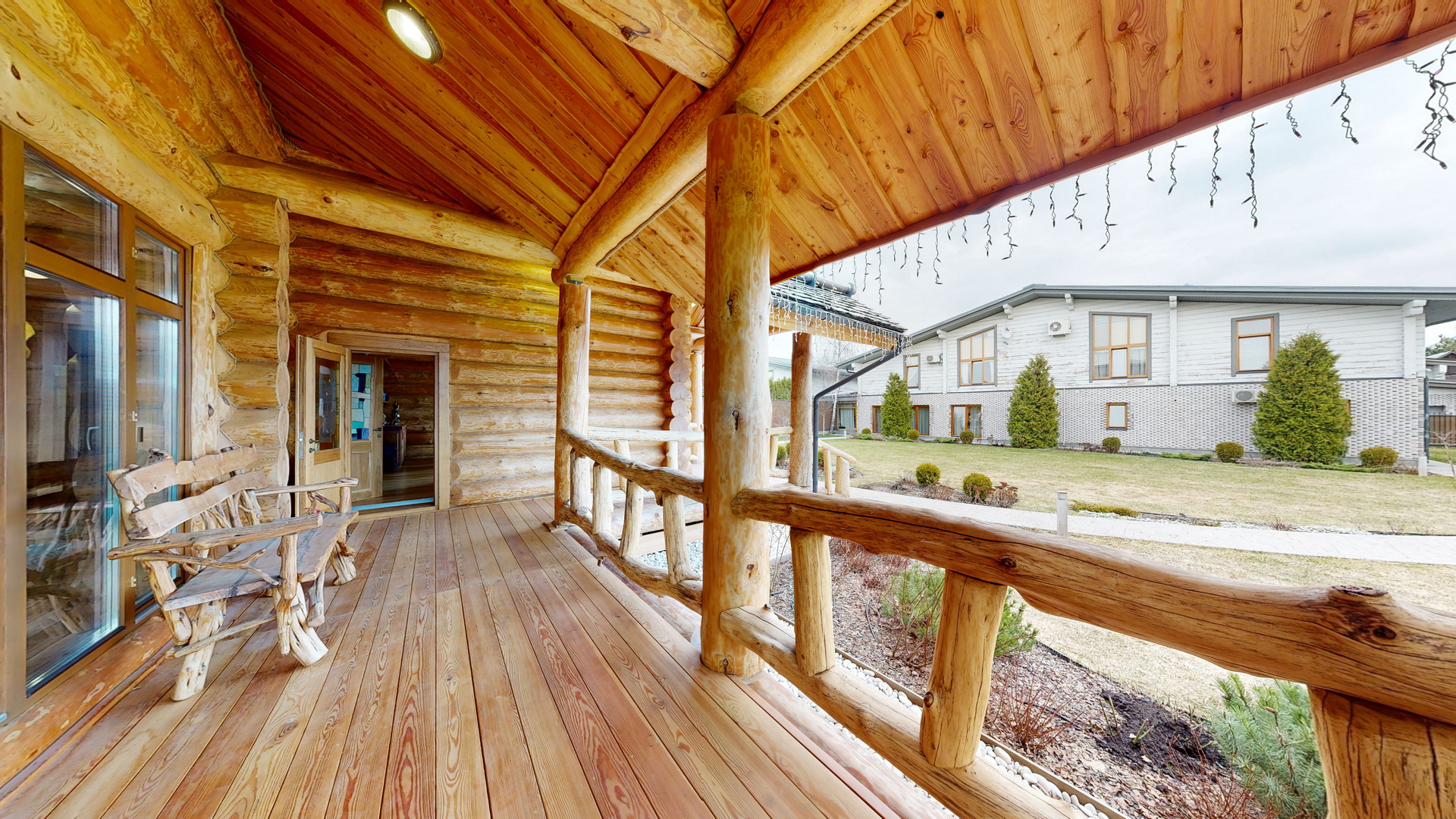 Николо Урюпино: деревянный дом площадью 400 кв.м на участке 18.7 сот. | ID 33028