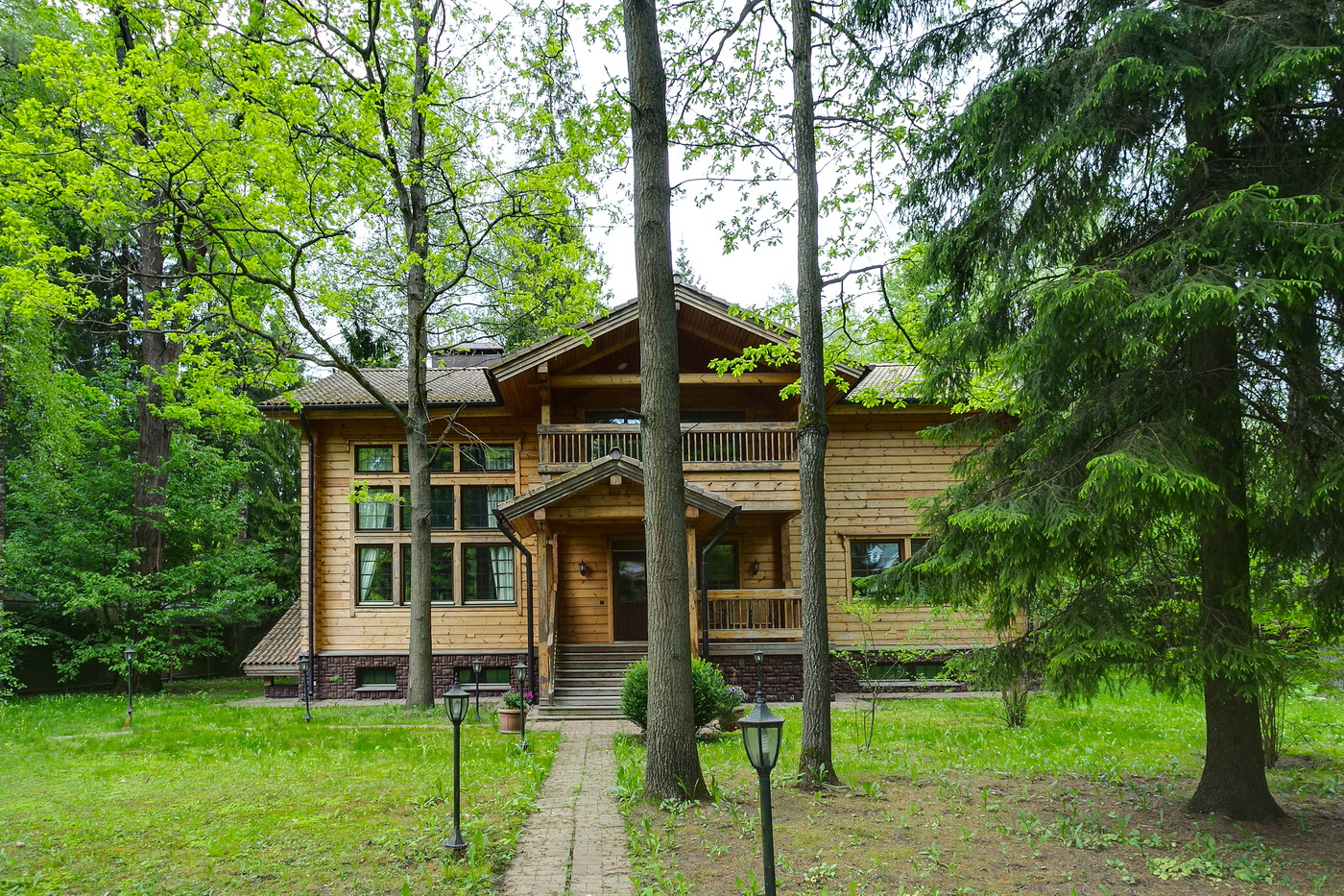 Назарьево ДПК : деревянный дом площадью 450 кв.м на участке 30 сот. | ID 33100