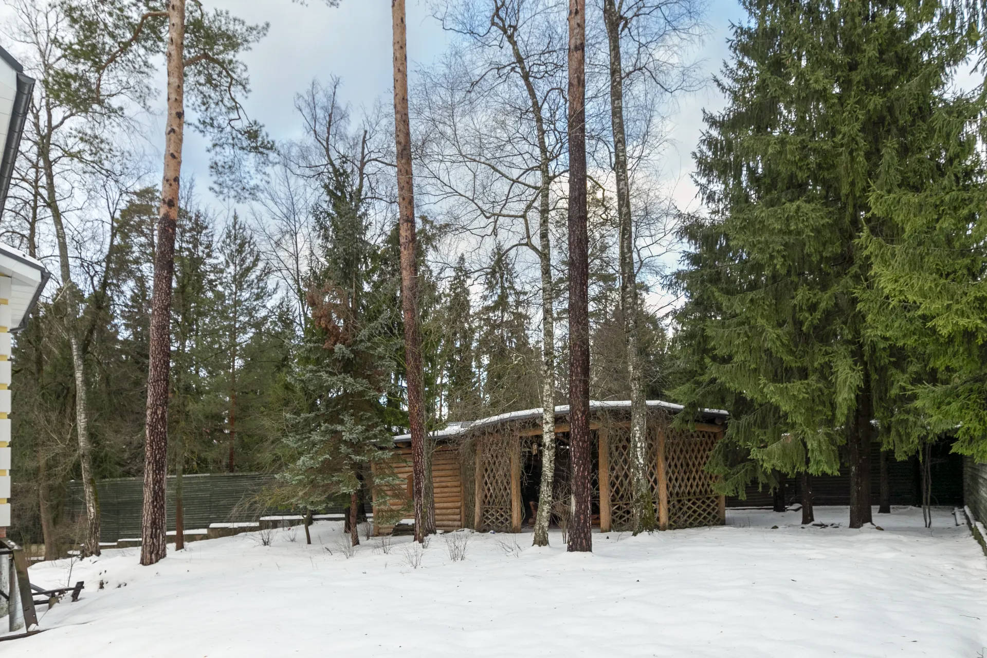 Сареево 39 (Малое Сареево): дом площадью 500 кв.м на участке 25 сот. | ID 33743