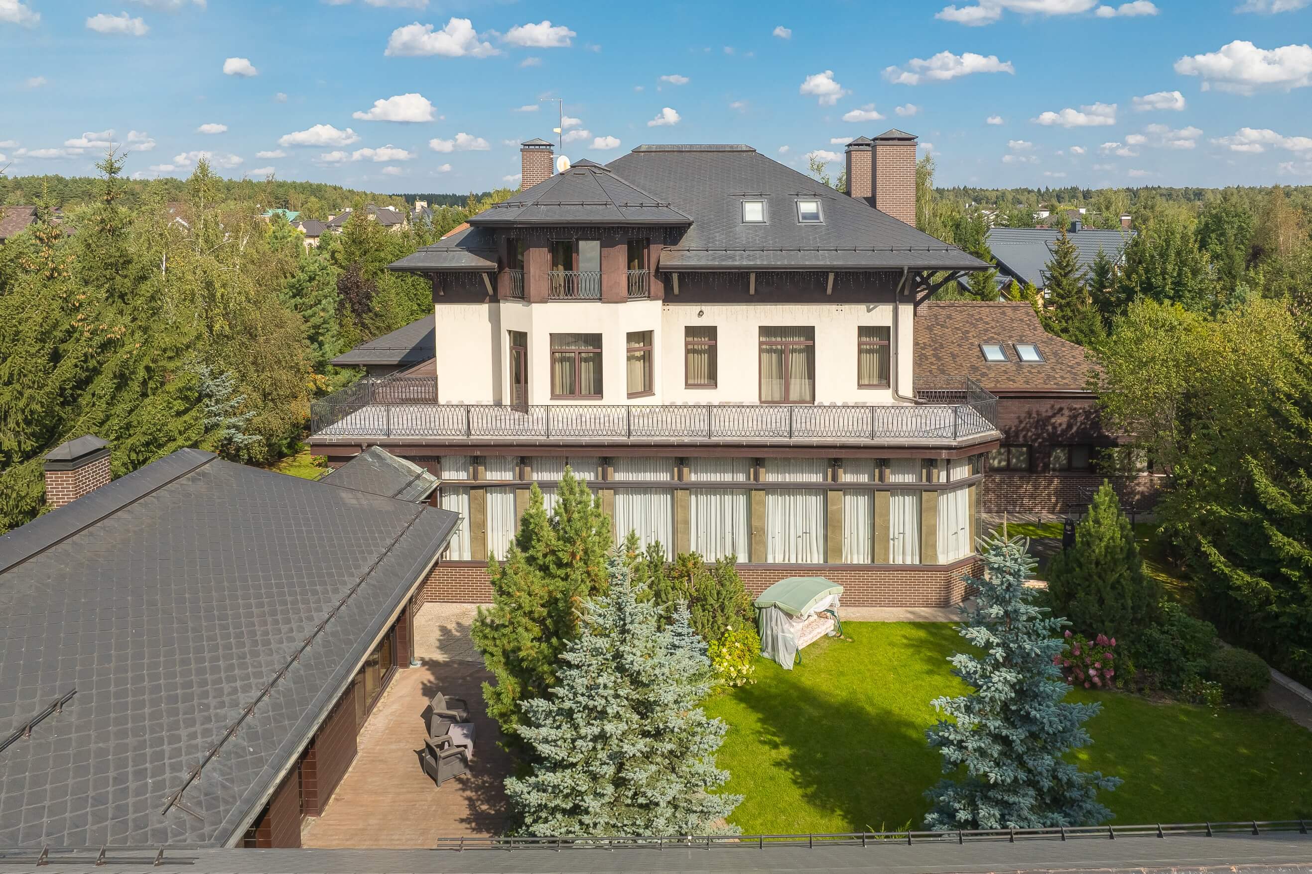 Павлово: дом площадью 1500 кв.м на участке 24 сот. | ID 33786