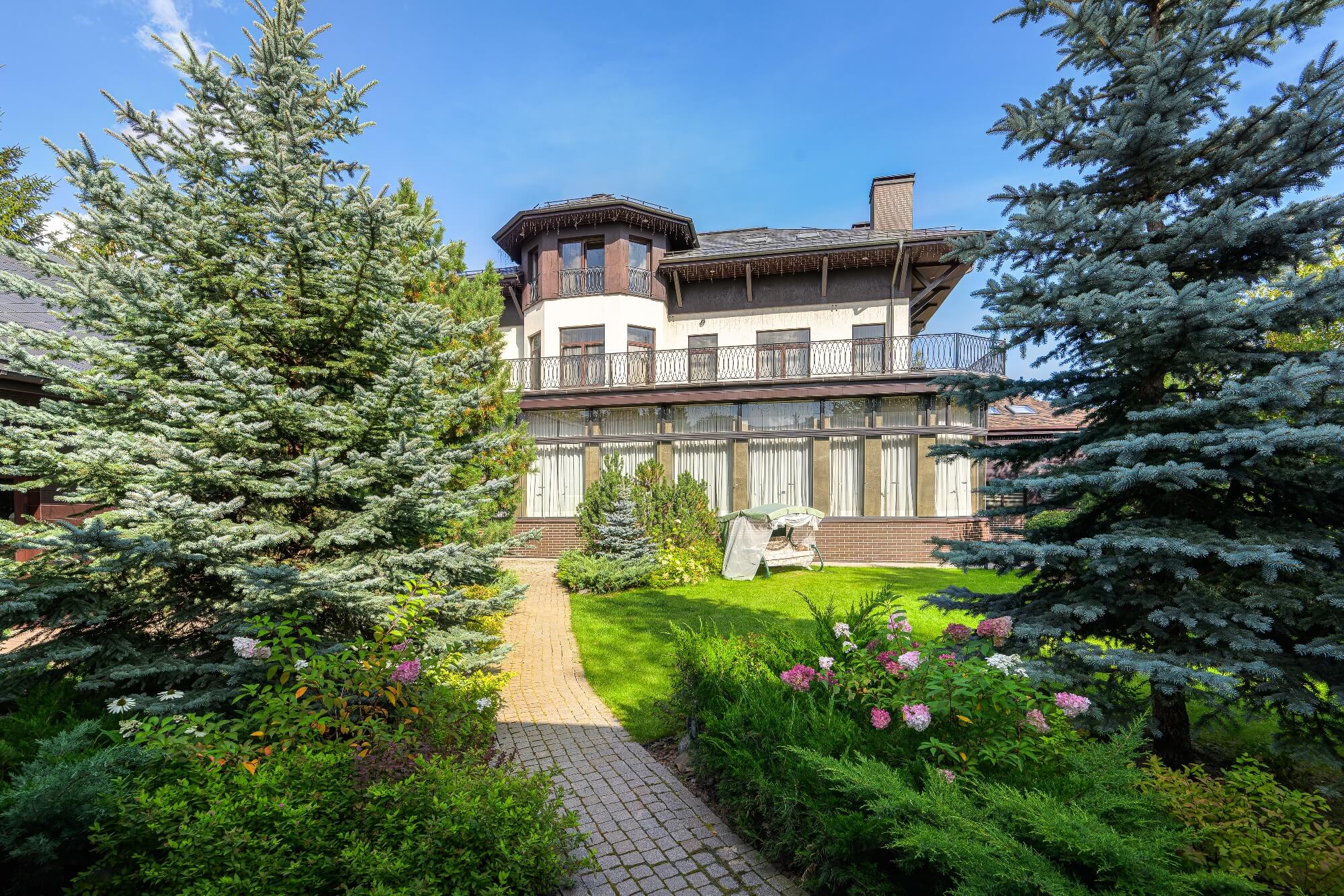 Павлово: дом площадью 1500 кв.м на участке 24 сот. | ID 33786