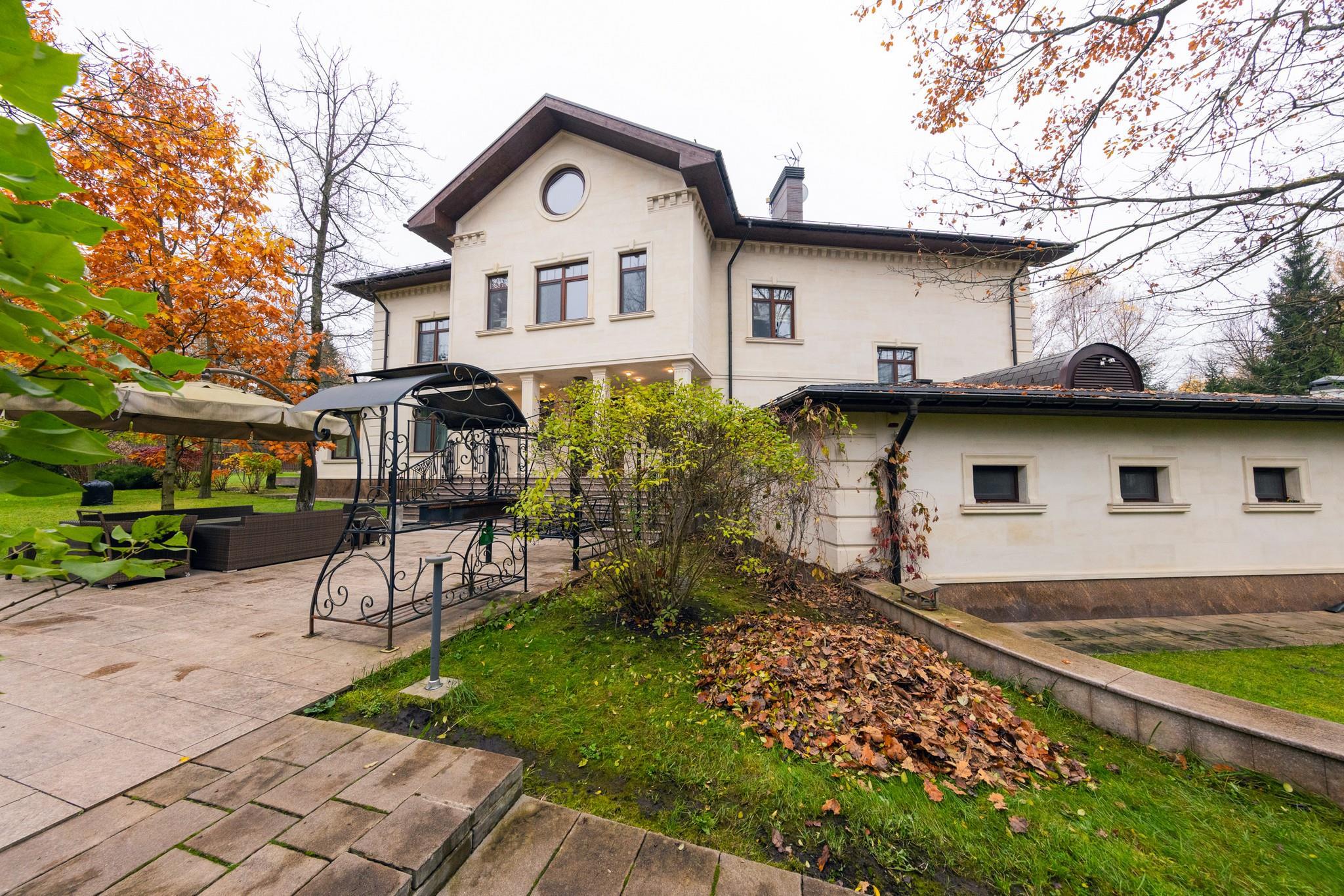 Изумрудный Век: дом площадью 1100 кв.м на участке 30 сот. | ID 33791