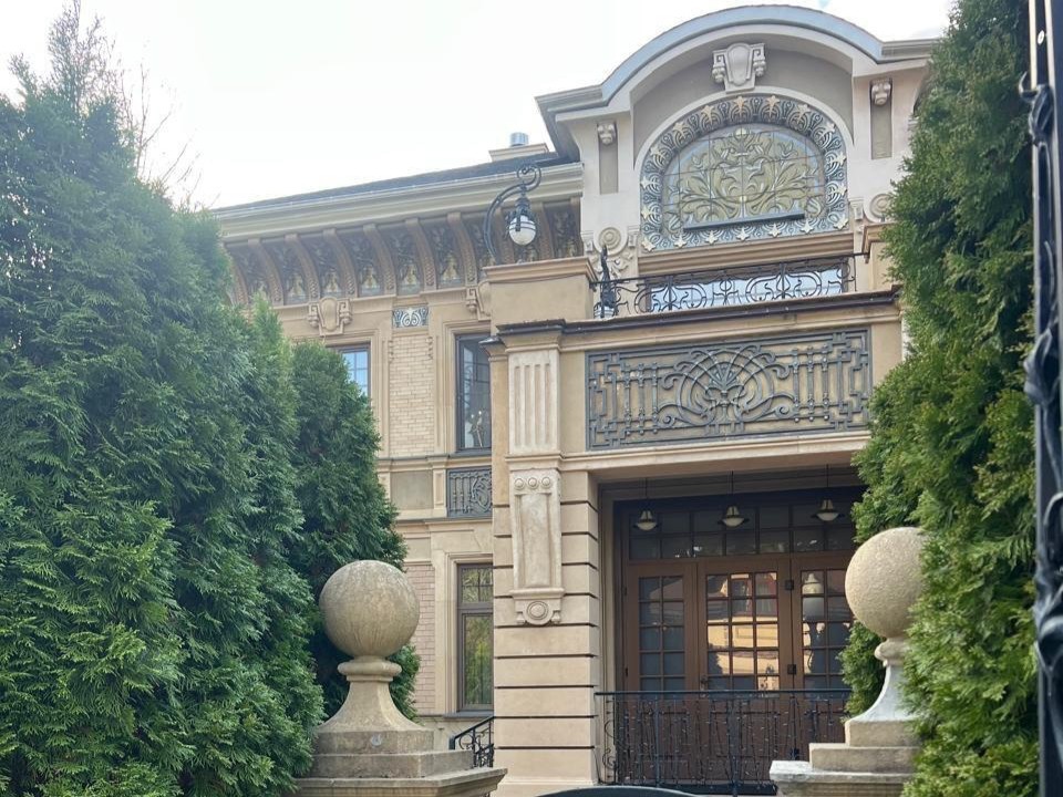 Николино: дом площадью 900 кв.м на участке 35 сот. | ID 33797