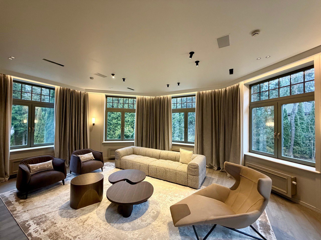 Николино: дом площадью 900 кв.м на участке 35 сот. | ID 33797