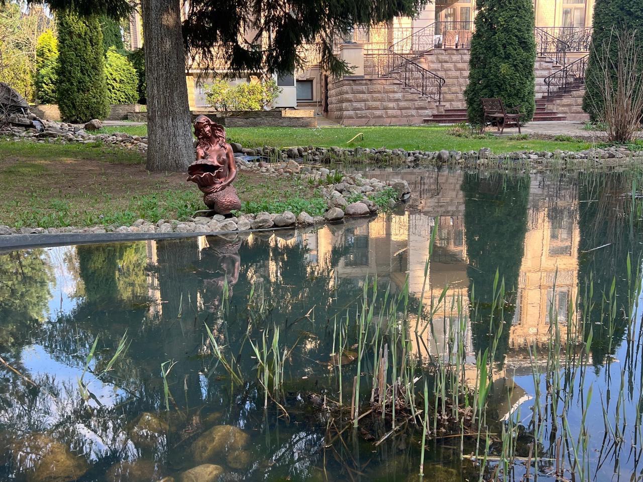 Николино: дом площадью 900 кв.м на участке 35 сот. | ID 33797