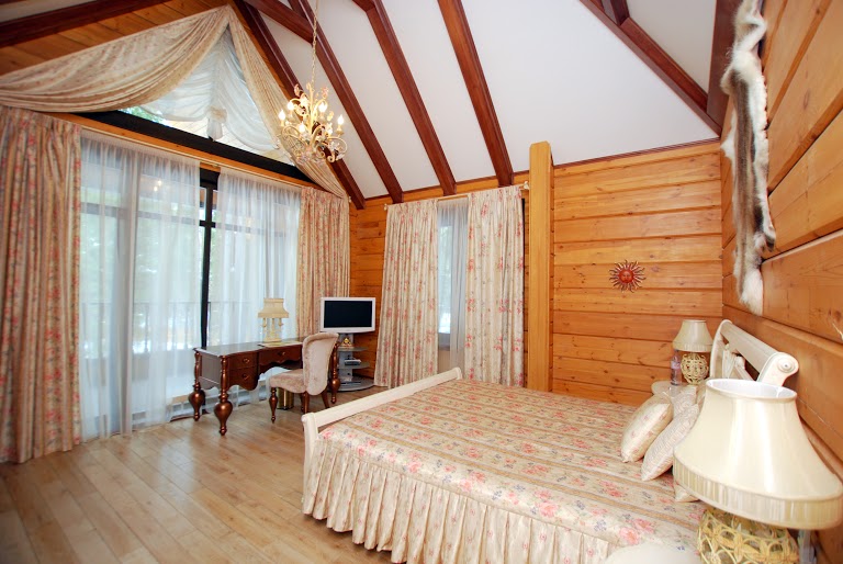Успенские Дачи: деревянный дом площадью 360 кв.м на участке 103 сот. | ID 29865