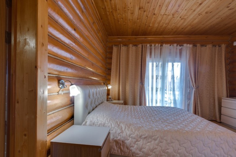 Петрово Дальнее: деревянный дом площадью 300 кв.м на участке 14 сот. | ID 3877